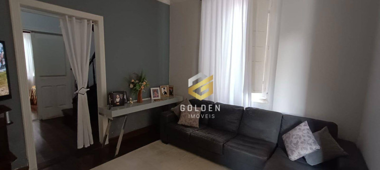 Imagem Casa com 4 Quartos à Venda, 200 m² em Centro - Tijucas Imagem Casa com 4 Quartos à Venda, 200 m² em Centro - Tijucas