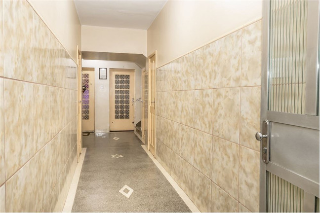 Imagem Imóvel com 3 Quartos à Venda, em Menino Deus - Porto Alegre Imagem Imóvel com 3 Quartos à Venda, em Menino Deus - Porto Alegre