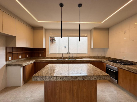 Imagem Sobrado com 5 Quartos à Venda, 359 m² em Setor Jaó - Goiânia Imagem Sobrado com 5 Quartos à Venda, 359 m² em Setor Jaó - Goiânia