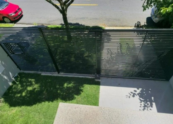Imagem Casa com 3 Quartos à Venda, 135 m² em Jardim Das Américas - Curitiba Imagem Casa com 3 Quartos à Venda, 135 m² em Jardim Das Américas - Curitiba