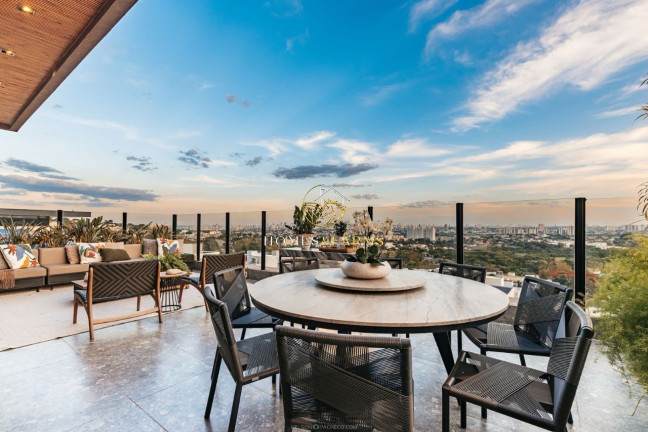 Imagem Casa com 4 Quartos à Venda, 600 m² em Residencial Mendanha - Goiânia Imagem Casa com 4 Quartos à Venda, 600 m² em Residencial Mendanha - Goiânia