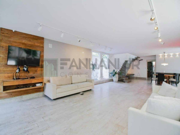 Imagem Casa com 3 Quartos à Venda, 334 m² em Jardim Europa - São Paulo Imagem Casa com 3 Quartos à Venda, 334 m² em Jardim Europa - São Paulo