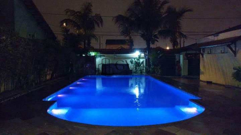 Imagem Casa com 5 Quartos à Venda ou Locação, 250 m² em Maracanã - Praia Grande Imagem Casa com 5 Quartos à Venda ou Locação, 250 m² em Maracanã - Praia Grande