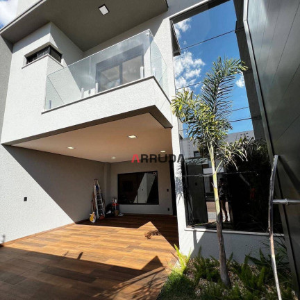 Sobrado com 3 Quartos à Venda, 210 m² em Tropical Iii - Cascavel
