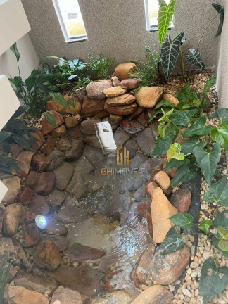 Imagem Sobrado com 4 Quartos à Venda, 227 m² em Setor Garavelo - Goiânia