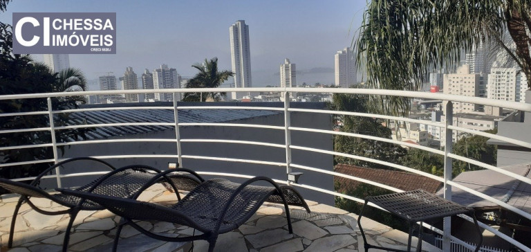Imagem Sobrado com 5 Quartos à Venda, 516 m² em Fazenda - Itajaí