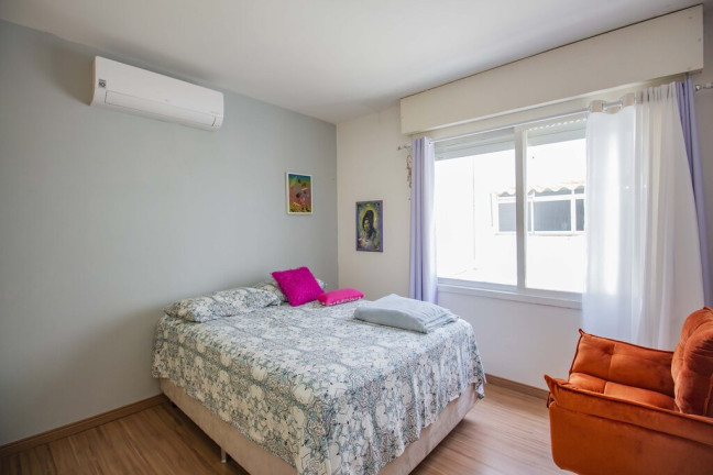 Imagem Imóvel com 2 Quartos à Venda, em Menino Deus - Porto Alegre Imagem Imóvel com 2 Quartos à Venda, em Menino Deus - Porto Alegre