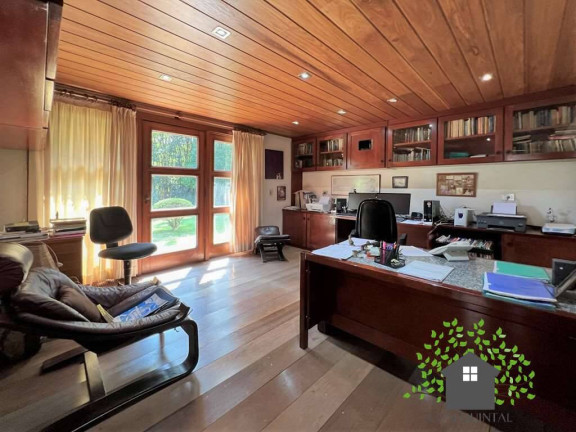 Imagem Casa com 5 Quartos à Venda, 6 m² em Vila Santo Antônio - Cotia Imagem Casa com 5 Quartos à Venda, 6 m² em Vila Santo Antônio - Cotia