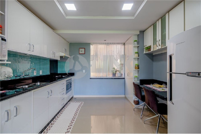 Imagem Apartamento com 3 Quartos à Venda, 94 m² em Petrópolis - Porto Alegre Imagem Apartamento com 3 Quartos à Venda, 94 m² em Petrópolis - Porto Alegre