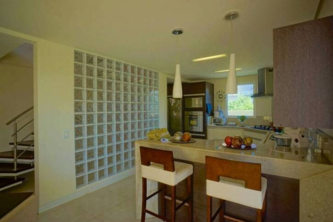 Imagem Casa com 4 Quartos à Venda, em Campeche - Florianópolis Imagem Casa com 4 Quartos à Venda, em Campeche - Florianópolis