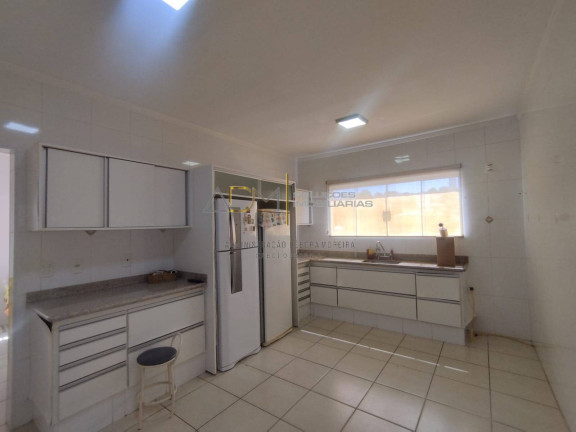 Casa com 2 Quartos à Venda, 300 m² em Conjunto Residencial Souza Santos - Botucatu