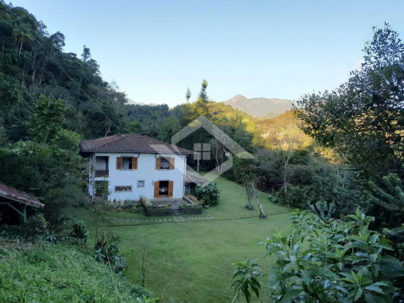 Fazenda à Venda, 300 m² em Quarteirão Ingelheim - Petrópolis