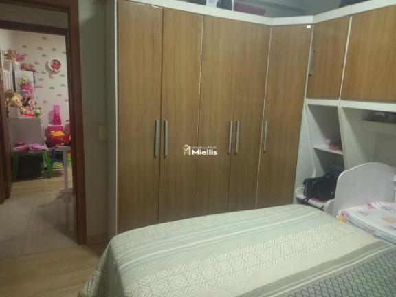 Imagem Imóvel com 2 Quartos à Venda, 20 m² em Jardim Algarve - Alvorada Imagem Imóvel com 2 Quartos à Venda, 20 m² em Jardim Algarve - Alvorada