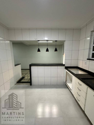 Imagem Casa com 3 Quartos à Venda, em Boqueirão - Santos Imagem Casa com 3 Quartos à Venda, em Boqueirão - Santos