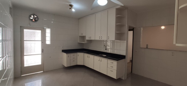 Imagem Casa com 3 Quartos à Venda, 180 m² em Jardim Satélite - São José Dos Campos