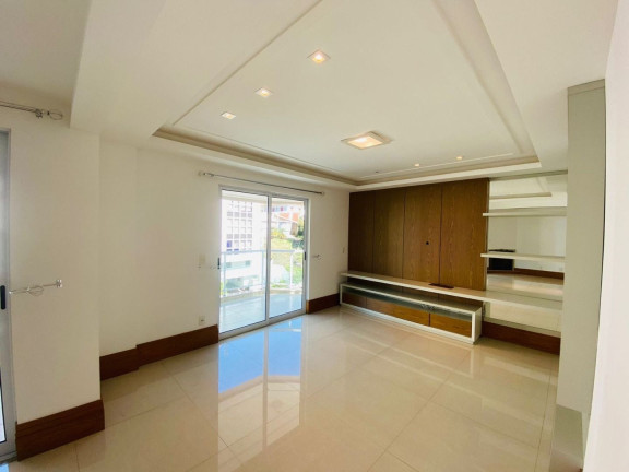 Imagem Imóvel com 3 Quartos à Venda, 180 m² em Várzea - Teresópolis Imagem Imóvel com 3 Quartos à Venda, 180 m² em Várzea - Teresópolis