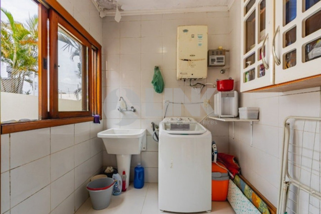 Imagem Casa com 3 Quartos à Venda, 231 m² em Jardim Itu - Porto Alegre