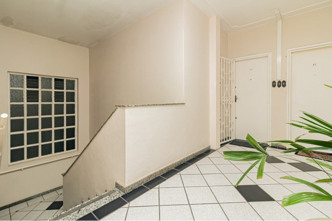 Imagem Imóvel com 2 Quartos à Venda, em Auxiliadora - Porto Alegre Imagem Imóvel com 2 Quartos à Venda, em Auxiliadora - Porto Alegre