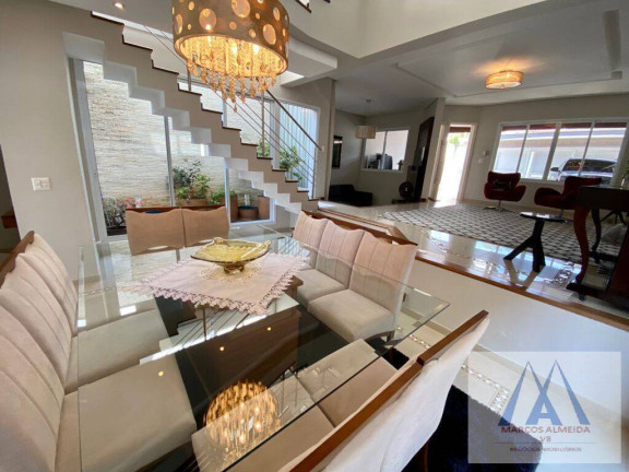Imagem Casa com 3 Quartos à Venda, 340 m² em Vila Oliveira - Mogi Das Cruzes