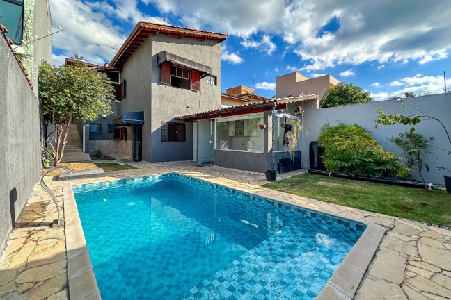 Casa com 5 Quartos à Venda, 239 m² em Jardim Santa Bárbara - Atibaia
