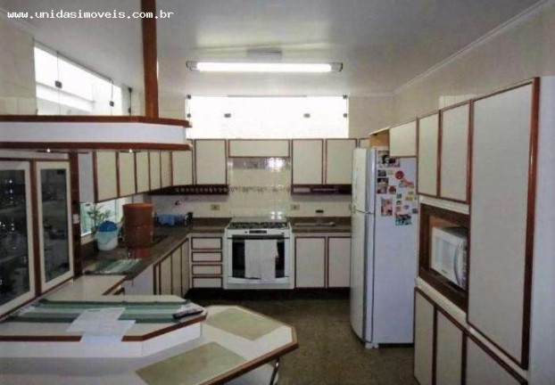 Imagem Casa com 4 Quartos à Venda, 240 m² em Jardim Dos Prados - São Paulo