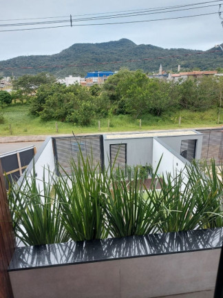 Imagem Casa com 3 Quartos à Venda, 150 m² em Rio Pequeno - Camboriú Imagem Casa com 3 Quartos à Venda, 150 m² em Rio Pequeno - Camboriú