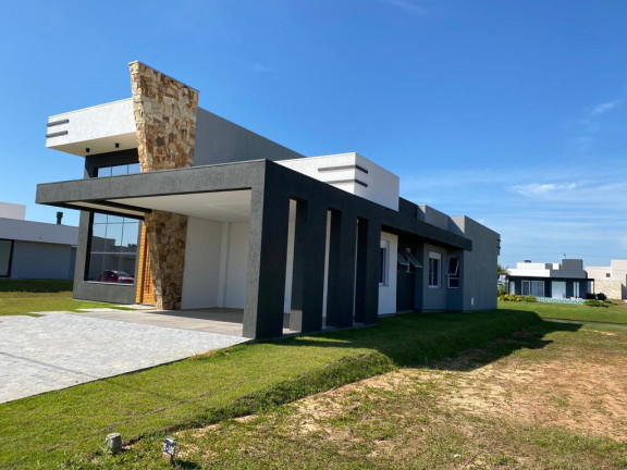 Imagem Casa com 3 Quartos à Venda, 237 m² em Torres - Torres Imagem Casa com 3 Quartos à Venda, 237 m² em Torres - Torres