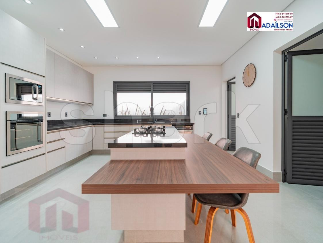 Imagem Imóvel com 6 Quartos à Venda, 900 m²