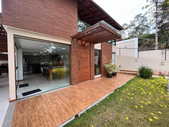 Imagem Casa com 6 Quartos à Venda, 370 m² Imagem Casa com 6 Quartos à Venda, 370 m²