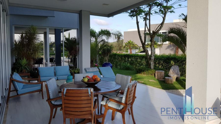 Imagem Casa com 4 Quartos à Venda, 930 m² em Centro - Camboriú Imagem Casa com 4 Quartos à Venda, 930 m² em Centro - Camboriú