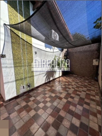 Imagem Casa com 3 Quartos à Venda, 200 m² em Vila Militar - Uberaba Imagem Casa com 3 Quartos à Venda, 200 m² em Vila Militar - Uberaba