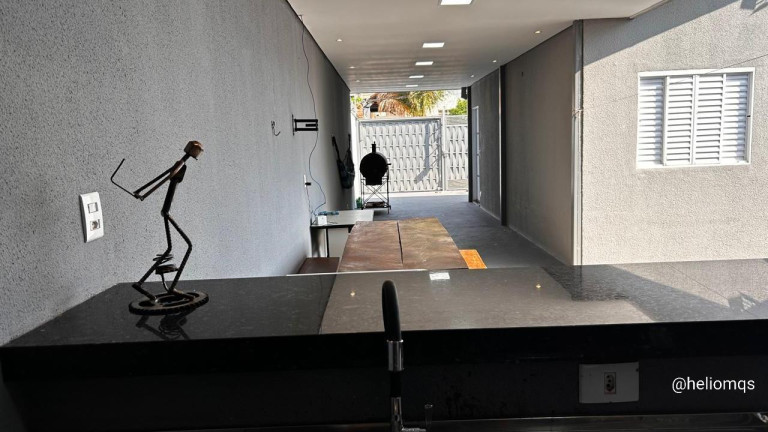Imagem Casa com 3 Quartos à Venda, 200 m² em Parque Residencial Rita Vieira - Campo Grande