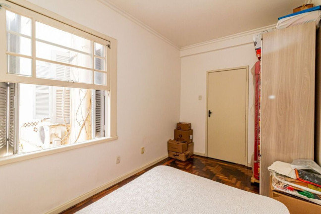 Imagem Imóvel com 3 Quartos à Venda, 70 m² em Centro Histórico - Porto Alegre Imagem Imóvel com 3 Quartos à Venda, 70 m² em Centro Histórico - Porto Alegre