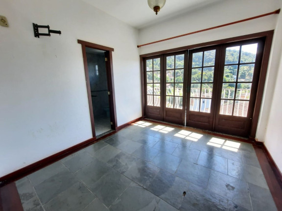 Imagem Casa com 4 Quartos à Venda, 229 m² em Parque Do Ingá - Teresópolis