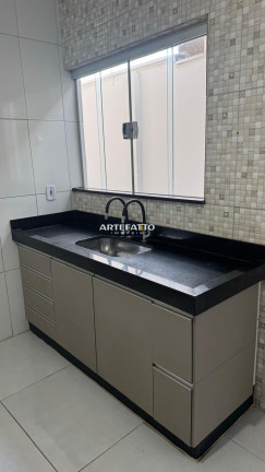 Casa com 2 Quartos à Venda, 125 m²