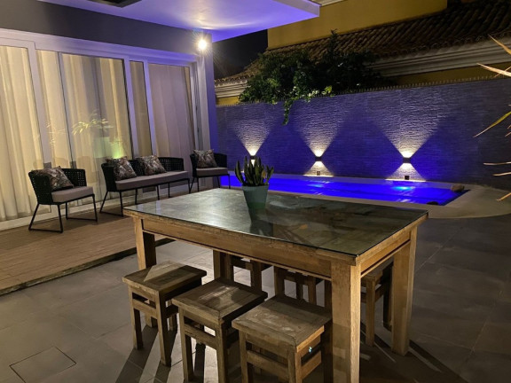 Imagem Casa com 3 Quartos à Venda, 267 m² em Campeche - Florianópolis
