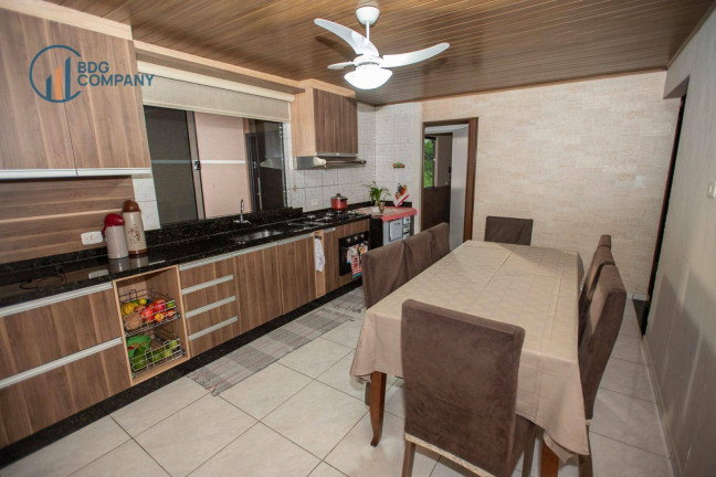 Imagem Casa com 6 Quartos à Venda, 304 m² em Vila São João - Irati Imagem Casa com 6 Quartos à Venda, 304 m² em Vila São João - Irati