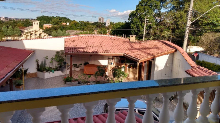 Imagem Sobrado com 4 Quartos à Venda, 250 m² em Vila São José - Taubaté