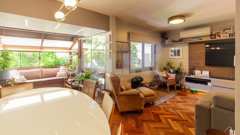 Imagem Imóvel com 3 Quartos à Venda, 196 m² em Mont Serrat - Porto Alegre Imagem Imóvel com 3 Quartos à Venda, 196 m² em Mont Serrat - Porto Alegre