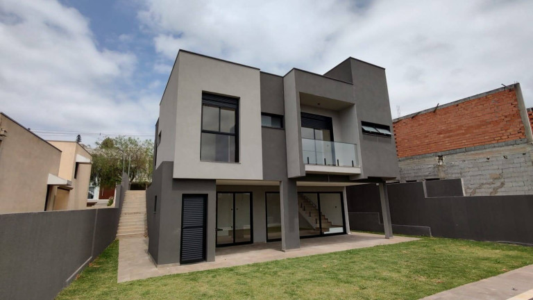 Imagem Casa de Condomínio com 3 Quartos à Venda, 230 m² em Quinta Dos Angicos - Cotia