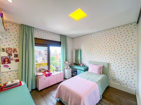 Imagem Apartamento com 3 Quartos à Venda, 261 m² em Petrópolis - Porto Alegre Imagem Apartamento com 3 Quartos à Venda, 261 m² em Petrópolis - Porto Alegre