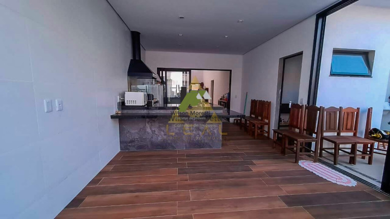 Imagem Casa com 3 Quartos à Venda, 170 m²