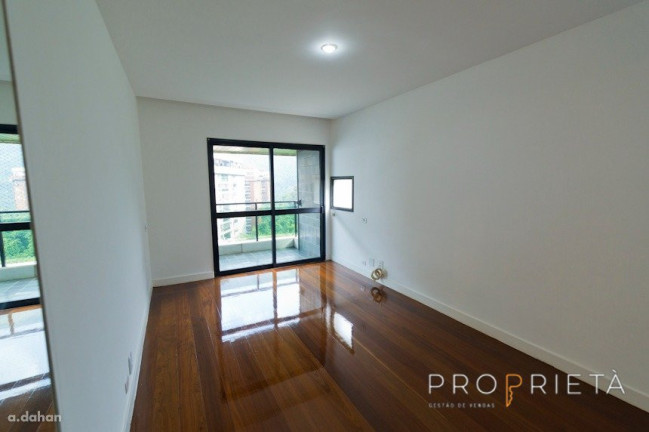 Imagem Apartamento com 4 Quartos à Venda, 319 m² em Lagoa - Rio De Janeiro Imagem Apartamento com 4 Quartos à Venda, 319 m² em Lagoa - Rio De Janeiro