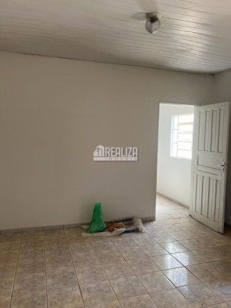 Imagem Casa com 2 Quartos à Venda, 250 m² em Fabrício - Uberaba Imagem Casa com 2 Quartos à Venda, 250 m² em Fabrício - Uberaba