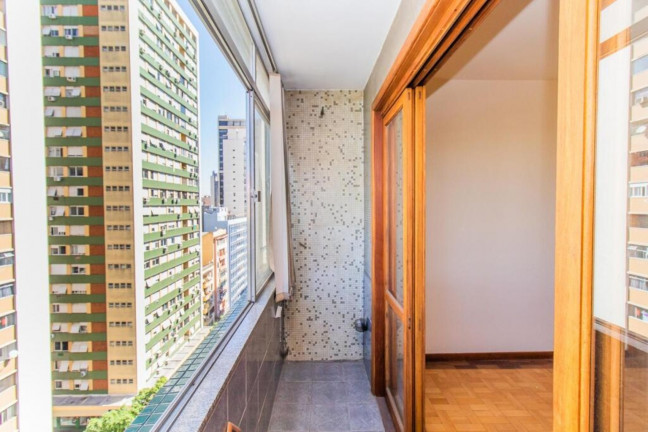 Imagem Imóvel com 3 Quartos à Venda, 99 m² em Centro Histórico - Porto Alegre Imagem Imóvel com 3 Quartos à Venda, 99 m² em Centro Histórico - Porto Alegre