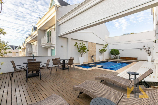 Imagem Casa com 4 Quartos à Venda, 278 m² em Santo Inácio - Curitiba