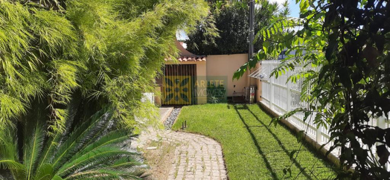Imagem Casa com 4 Quartos à Venda, 250 m² em Centro - Porto Belo Imagem Casa com 4 Quartos à Venda, 250 m² em Centro - Porto Belo