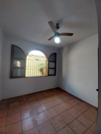 Imagem Casa com 6 Quartos à Venda, 360 m² em Centro - Ubatuba Imagem Casa com 6 Quartos à Venda, 360 m² em Centro - Ubatuba