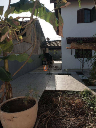 Imagem Sobrado com 3 Quartos à Venda, 178 m² em Estância Balneária Belmira Novaes - Peruíbe Imagem Sobrado com 3 Quartos à Venda, 178 m² em Estância Balneária Belmira Novaes - Peruíbe