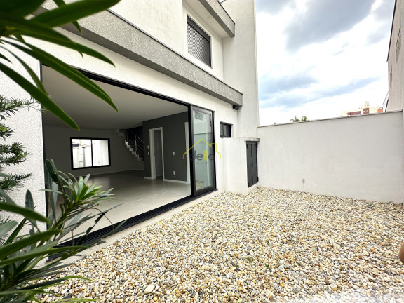 Imagem Casa com 3 Quartos à Venda, 153 m² em América - Joinville Imagem Casa com 3 Quartos à Venda, 153 m² em América - Joinville